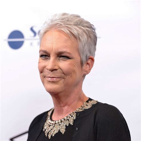 Jamie Lee Curtis Reflects on Addiction and 22 Years of Sobriety